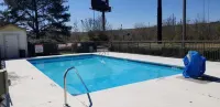 Days Inn by Wyndham Macon I-75 North - Uima-altaat