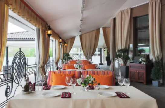 Пале Рояль Отели рядом с Аэропорт Кольцово