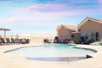 Baymont by Wyndham Hobbs - Pools