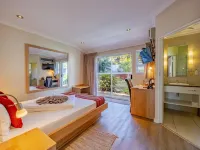 Hajo's Lodge & Spa Hotels near Paddocks shopping Centre