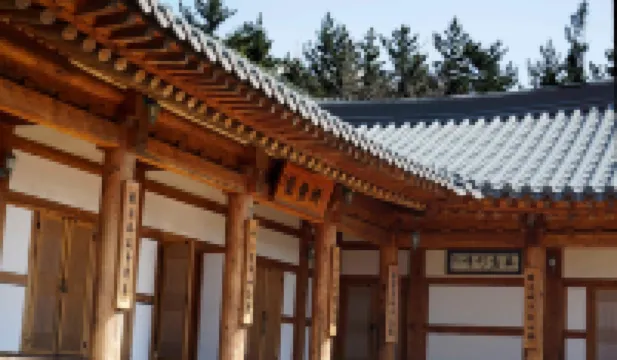 Peepul Hanok Stay (Korea Quality)