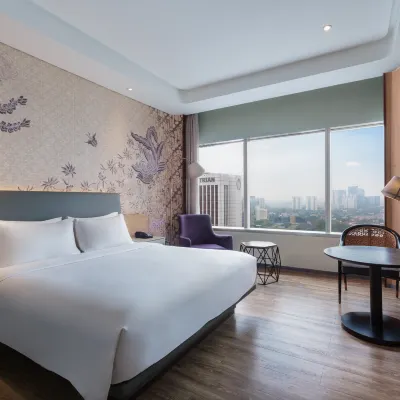 Mercure Jakarta Gatot Subroto Hotels near Cawang