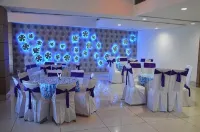 The Royal Paradise
