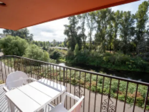 Ramada by Wyndham Tukwila Southcenter Hotels in Tukwila