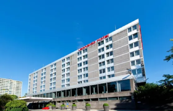 Leonardo Hotel Munich Arabellapark Отели рядом с достопримечательностью «Энглишер Гартен»