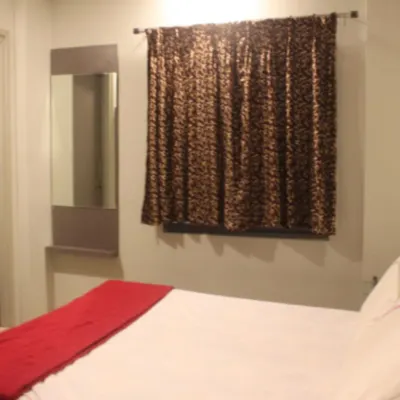 Hotel Lakshmi Grand ダバ・ガーデンズ周辺のホテル