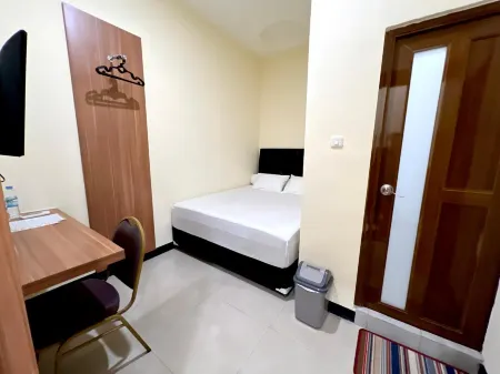 Saranani Guesthouse Отели в г. Mandonga