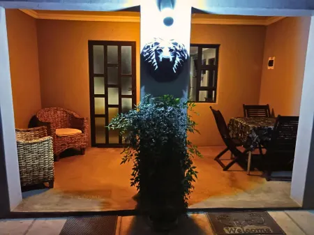 The Wilds Guest House Отели рядом с достопримечательностью «Thanda Safari - Private Game Reserve»