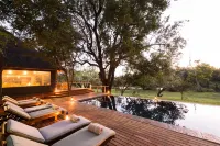 Rukiya Safari Camp - Infinity Pools
