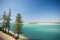 BreakFree Grand Pacific Caloundra - Beach