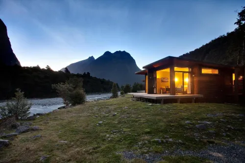 Milford Sound Lodge - bars