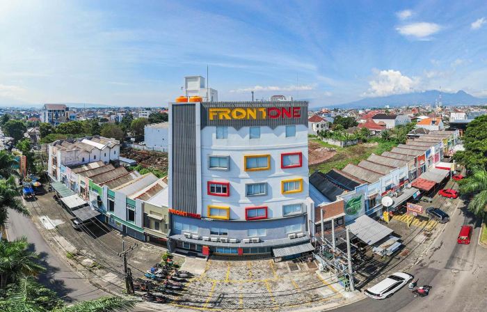 Front One Budget Malang by Azana