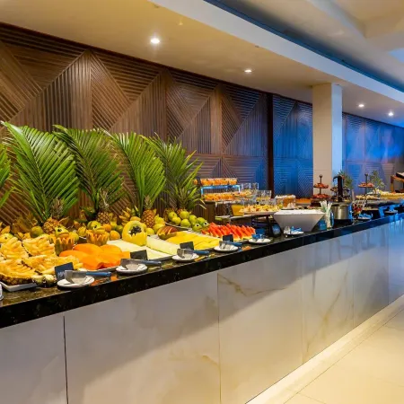 Ecco Hotel Fortaleza Отели рядом с достопримечательностью «Пляж Мейрелеш»