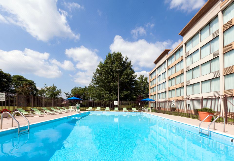 Holiday Inn WeirtonOver view