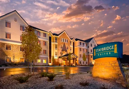 Staybridge Suites Rochester - Commerce DR NW
