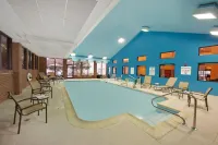 Holiday Inn Express FREDERICKSBURG SOUTHPOINT by IHG - Pysäköinti