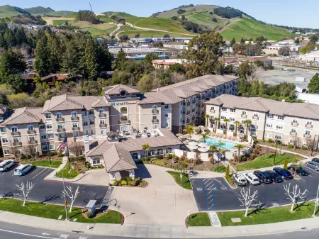 Hyatt House San Ramon Отели рядом с достопримечательностью «Парк Ричард Фаи Виллидж Грин»