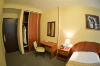 Viking Hotel Hotel dekat Srednevekovyy Gorod Svargas