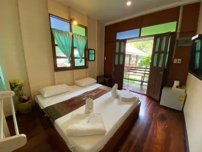Baan Kornnara Resort Hotels in Amphawa District