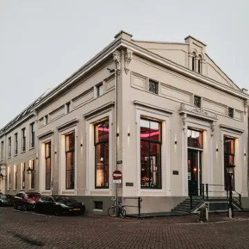The Nox Hotel Отели рядом с достопримечательностью «Концертный зал TivoliVredenburg»