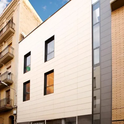 Live & Dream Hotels near Mercat Nou