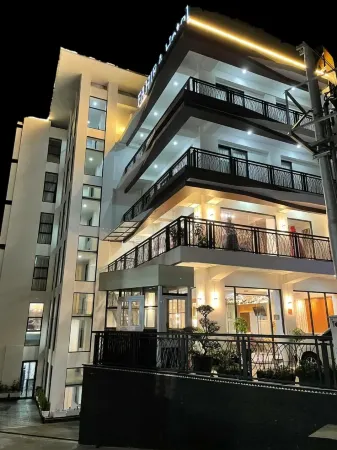 Fahira Hotel Bukittinggi Отели рядом с достопримечательностью «RSAM»