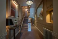 Hotel 7, Dublin City Centre - พร้อมWifi