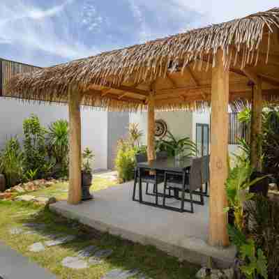 Barefoot Villas by Satori Hotel Exterior