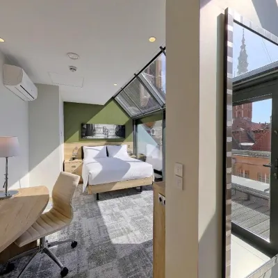 Hampton by Hilton Gdansk Old Town Отели рядом с достопримечательностью «Синагога»