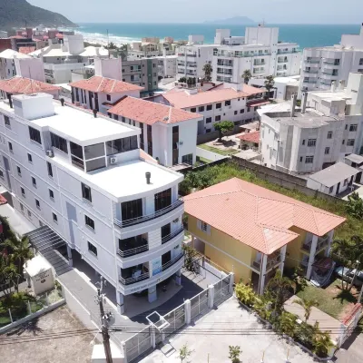 Kasato Maru Residence 100 MTS do Mar Ingleses Norte Hotels near شاطئ إنغليسيس (Ingleses Beach)