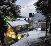 Cabin in the Woods- Luxury Cottages in Mukteshwar 카인치 담 - 쉬리 니브 카로리 바바 아쉬람 주변 호텔