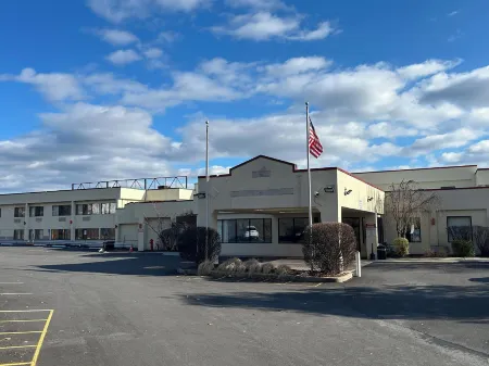 Hilltop Inn & Suites Отели в г. Хэйстингс-он-Гудзон