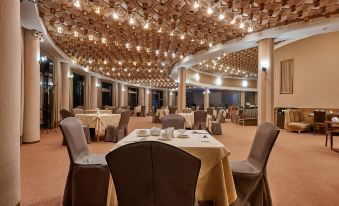 The Hotel Complex Tourist