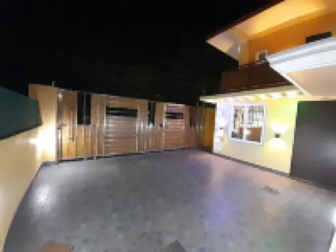 Hotel Pratistha Paradise โรงแรมใน