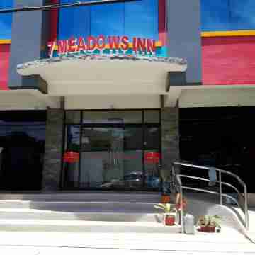 7 Meadows Inn Hotel Exterior