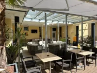 Apartment Hotel Kral - Business Hotel & Serviced Apartments - bar
