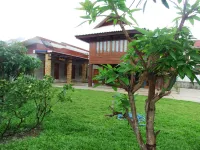 Pon-Pon & Nuan-La-or