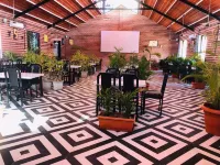 Hotel Prince Garden Daman Hotel di Vapi