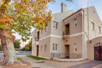 Globe Apartments - Apartments