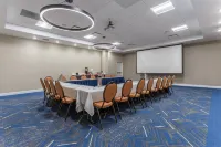 Holiday Inn & Suites Jefferson City Hotels in Jefferson City