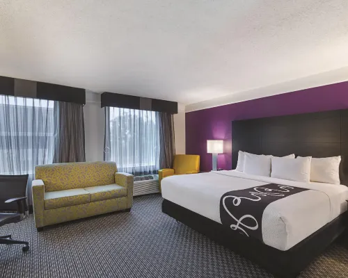 La Quinta Inn & Suites by Wyndham Austin Round Rock Hotels in Round Rock