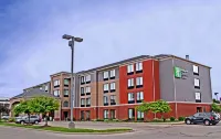 Holiday Inn Express & Suites Cape Girardeau I-55