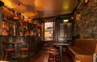 The Whisky Vaults - Quầy Bar