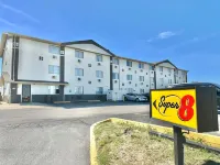 Super 8 by Wyndham Bloomington Hotels in Bloomington