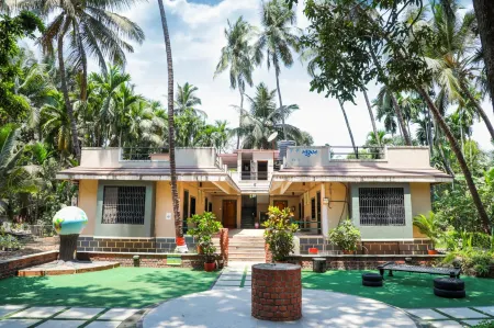 Jogalekar Cottage Alibaug Отели рядом с достопримечательностью «Сасаван Бич»