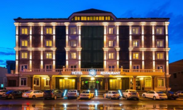 Carat Hotel