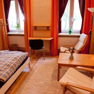 Excellent Apartments Kreuzberg Hotel dekat Stasiun Bawah Tanah Paradestraße