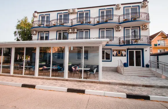 佐羅塔亞博德克瓦酒店