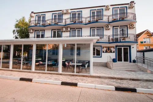 Zolotaya Podkova Hotel Hotels in Arkhipo-Osipovka