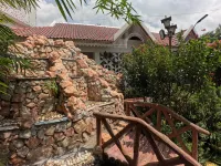 Binary Exotica Luxury Hotels & Resorts Hotels near Mullayanagiri Peak